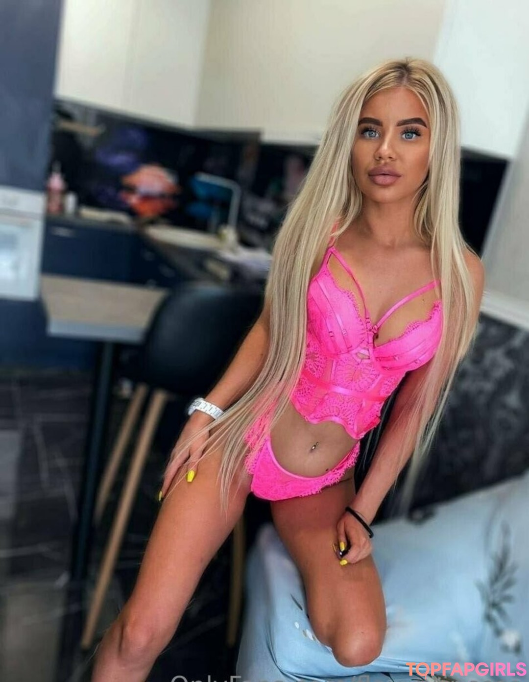 Naakte gelekte OnlyFans-foto van Flovprincess #1069