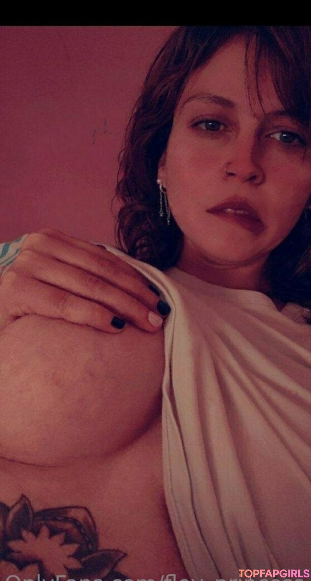 Naakte gelekte OnlyFans-foto van Flovprincess #1157