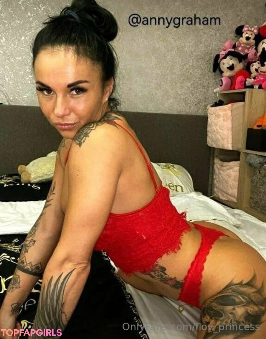 Naakte gelekte OnlyFans-foto van Flovprincess #1336
