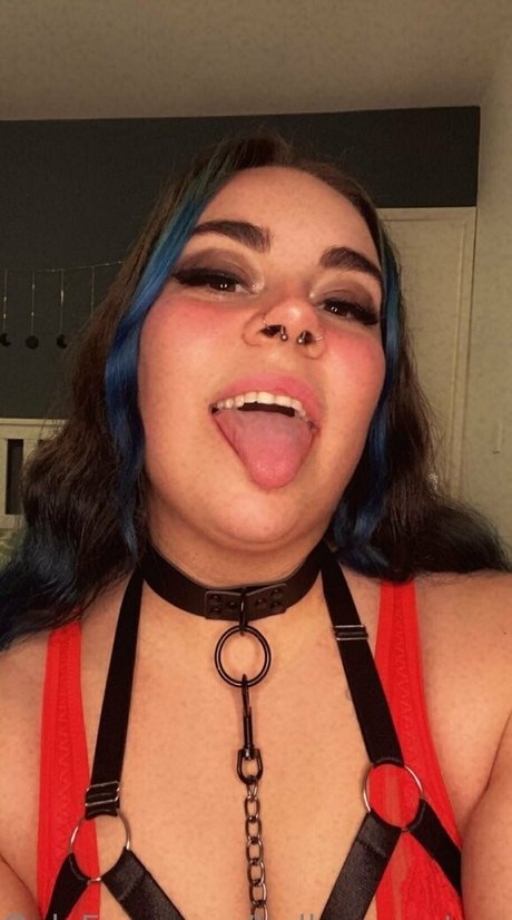 Naakte gelekte OnlyFans-foto van Bellamonstera