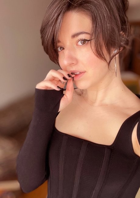 Naakte gelekte OnlyFans-foto van Slight Sounds