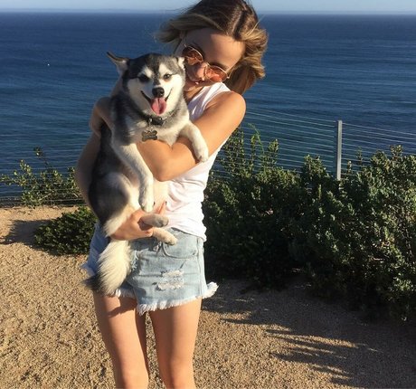 Naakte gelekte OnlyFans-foto van Halston Sage