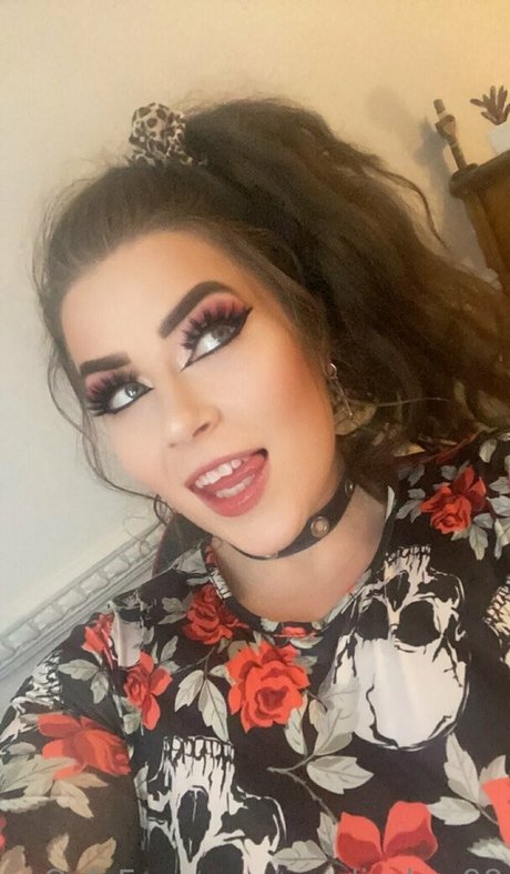 Naakte gelekte OnlyFans-foto van Ameliaskye98