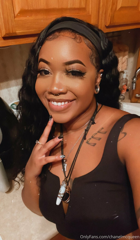 Naakte gelekte OnlyFans-foto van Missmcqueenxx