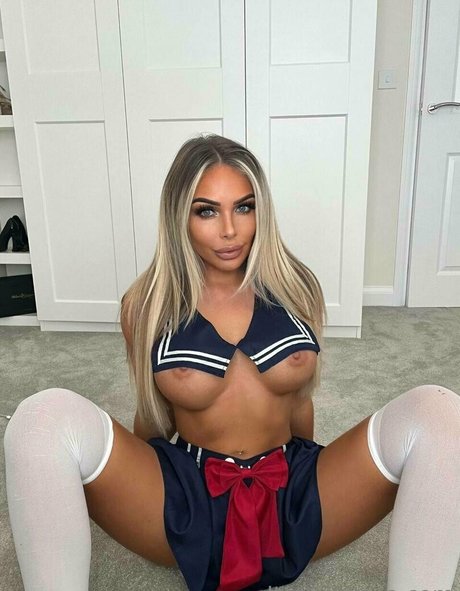 Naakte gelekte OnlyFans-foto van Ava Grace