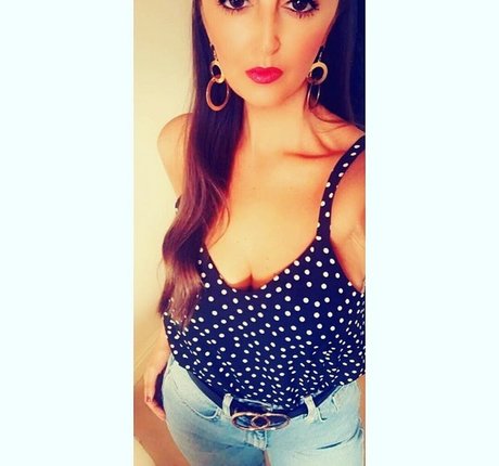 Naakte gelekte OnlyFans-foto van Melanie M