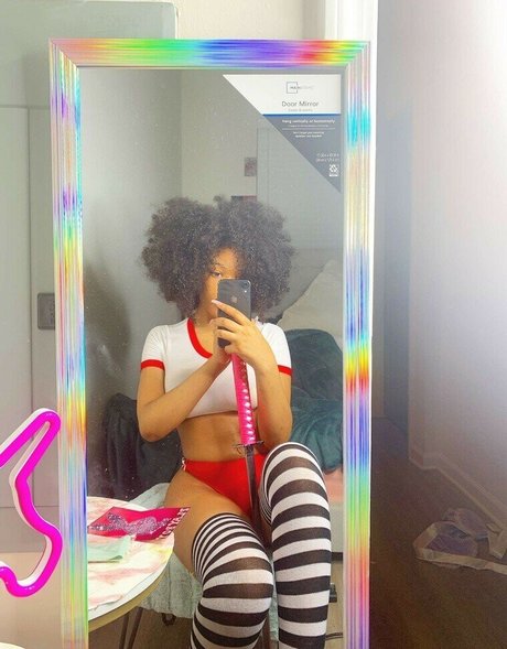 Naakte gelekte OnlyFans-foto van Badgalfairy