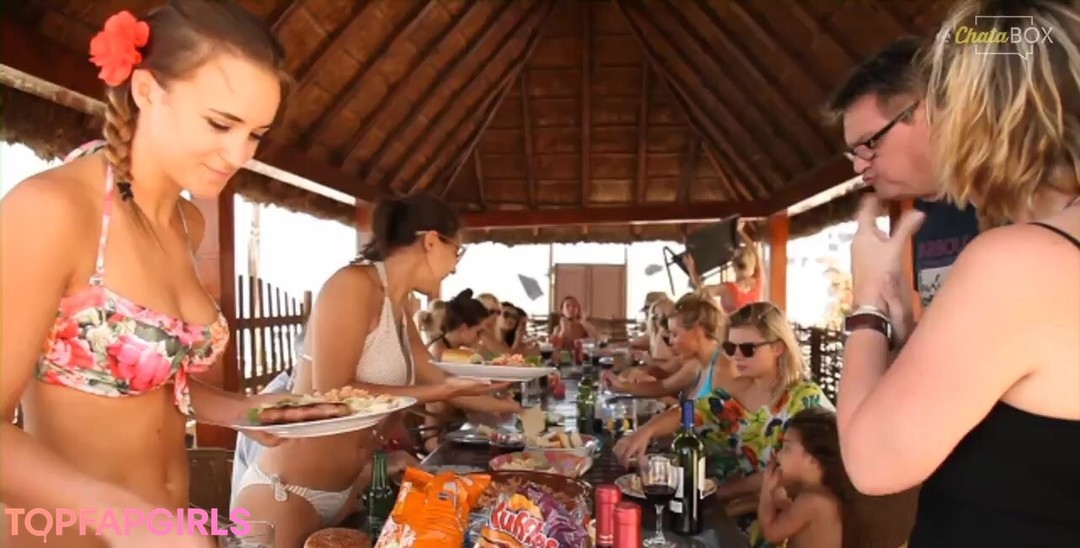 Naakte gelekte OnlyFans-foto van Rosie Jones #1542