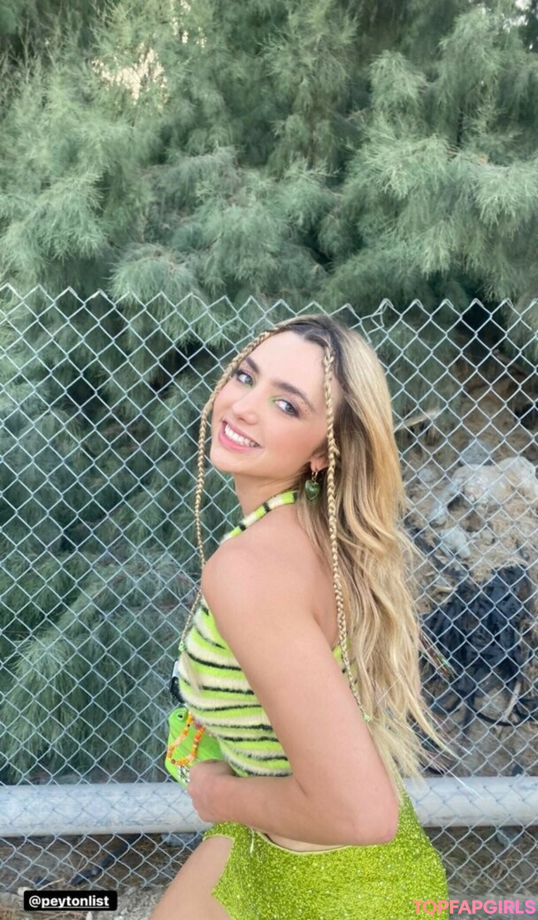 Naakte gelekte OnlyFans-foto van Peyton List #268 Naakte gelekte OnlyFans-foto van Peyton List #268