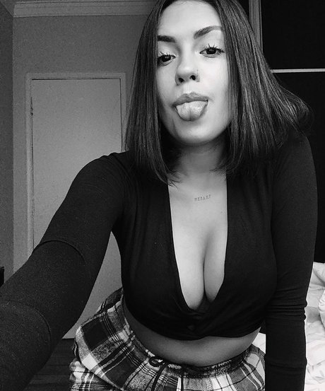Naakte gelekte OnlyFans-foto van Vitoria Marcilio