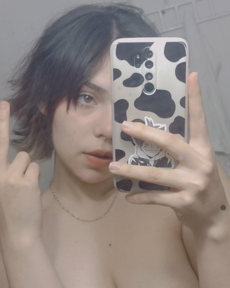 Naakte gelekte OnlyFans-foto van Melowo