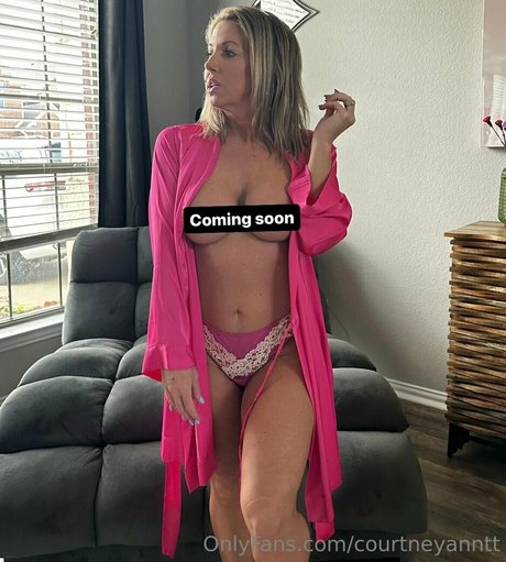 Courtneyanntt