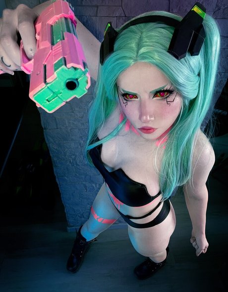 Ezy Summers Cosplay