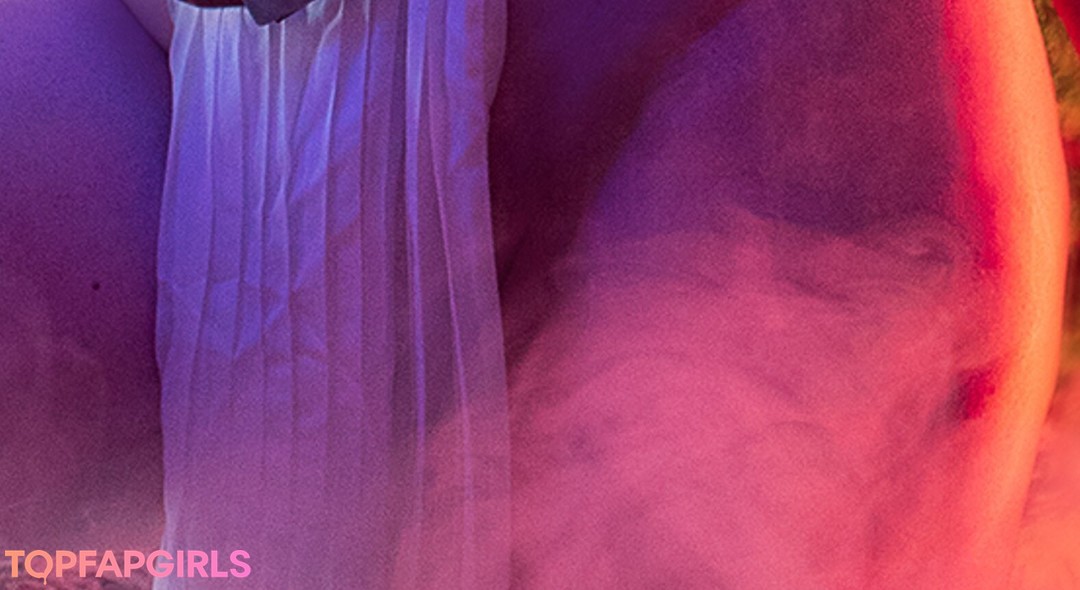 Naakte gelekte OnlyFans-foto van Ezy Summers Cosplay #81 Naakte gelekte OnlyFans-foto van Ezy Summers Cosplay #81