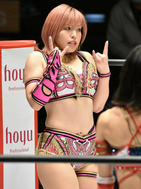 Mina Shirakawa