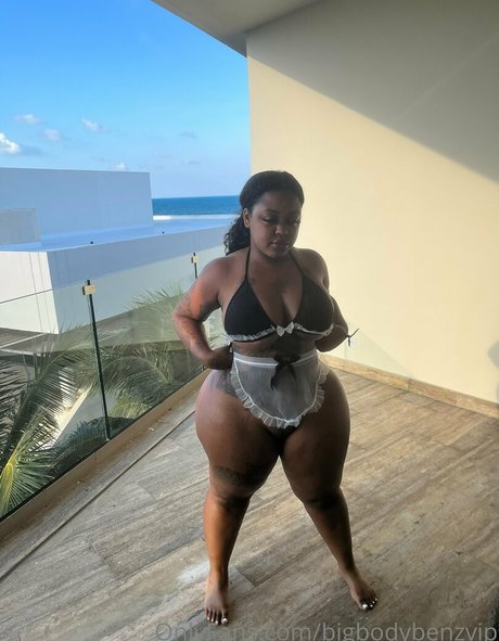 Naakte gelekte OnlyFans-foto van Bigbodybenzvip