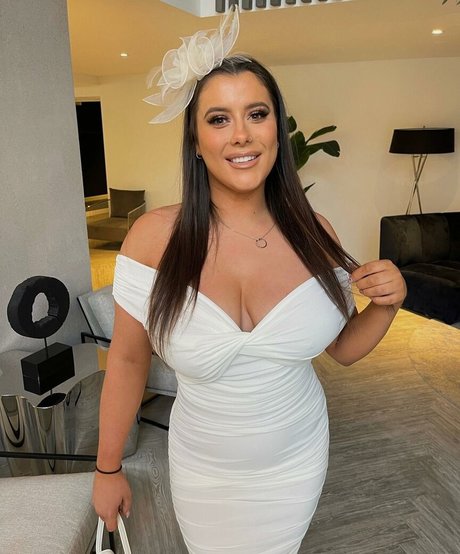 Naakte gelekte OnlyFans-foto van Rachel Murphy