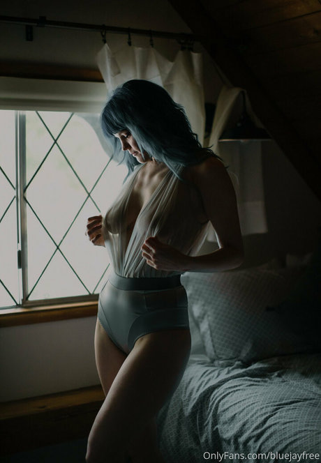 Naakte gelekte OnlyFans-foto van Bluejayfree