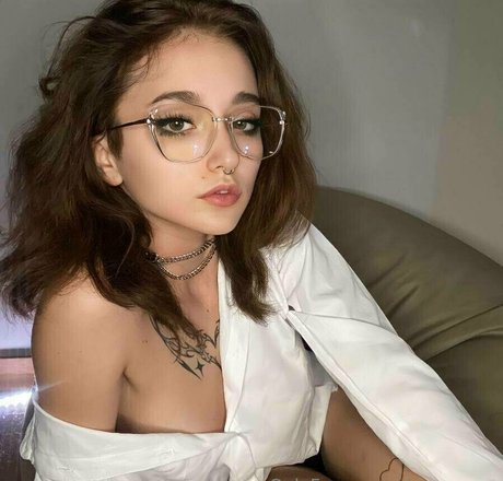 Naakte gelekte OnlyFans-foto van Dorameaw