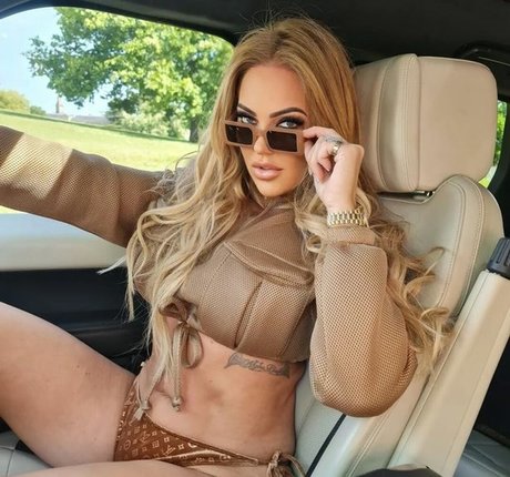 Naakte gelekte OnlyFans-foto van Aisleyne Horganwallace