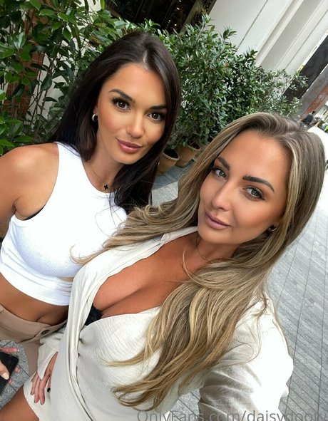 Naakte gelekte OnlyFans-foto van Daisydootv