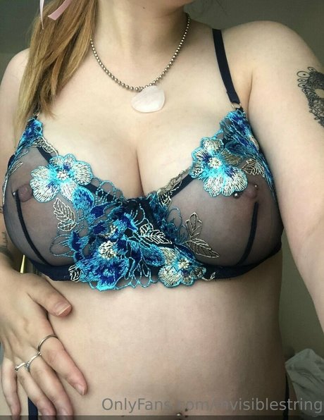 Naakte gelekte OnlyFans-foto van Invisiblestring