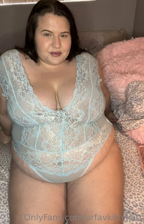Naakte gelekte OnlyFans-foto van Urfavkittykatt