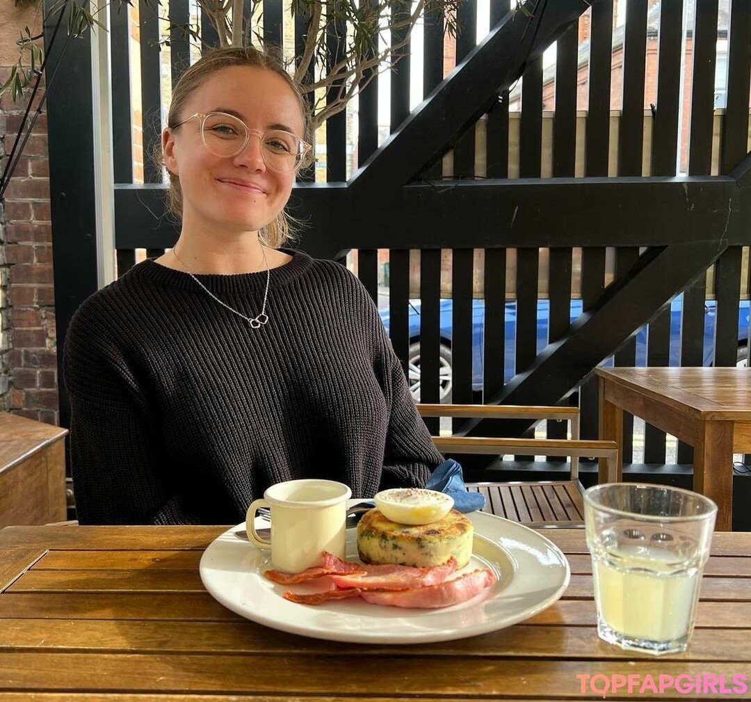 Naakte gelekte OnlyFans-foto van Adventures And Naps #32 Naakte gelekte OnlyFans-foto van Adventures And Naps #32