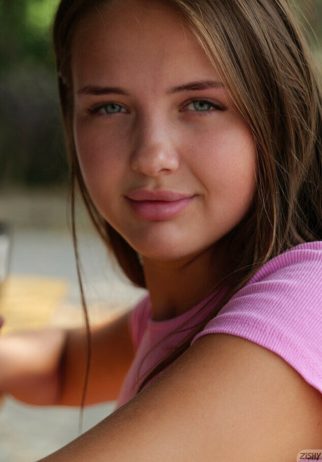 Naakte gelekte OnlyFans-foto van Teenmarvel