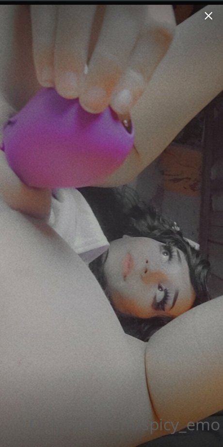 Naakte gelekte OnlyFans-foto van Spicyemo