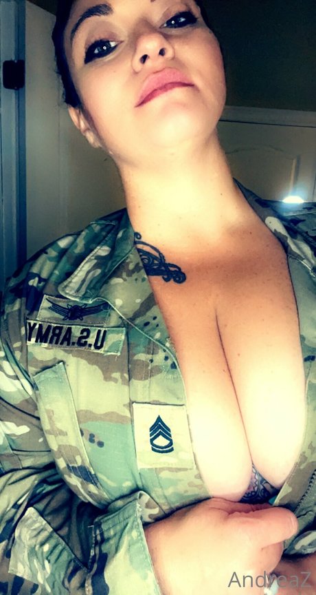 Naakte gelekte OnlyFans-foto van Andrea Zendejas