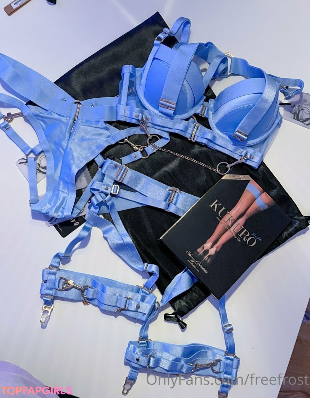 Naakte gelekte OnlyFans-foto van Adeline Frost #1020