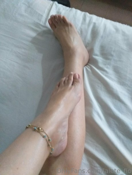 Naakte gelekte OnlyFans-foto van Fyorenzana