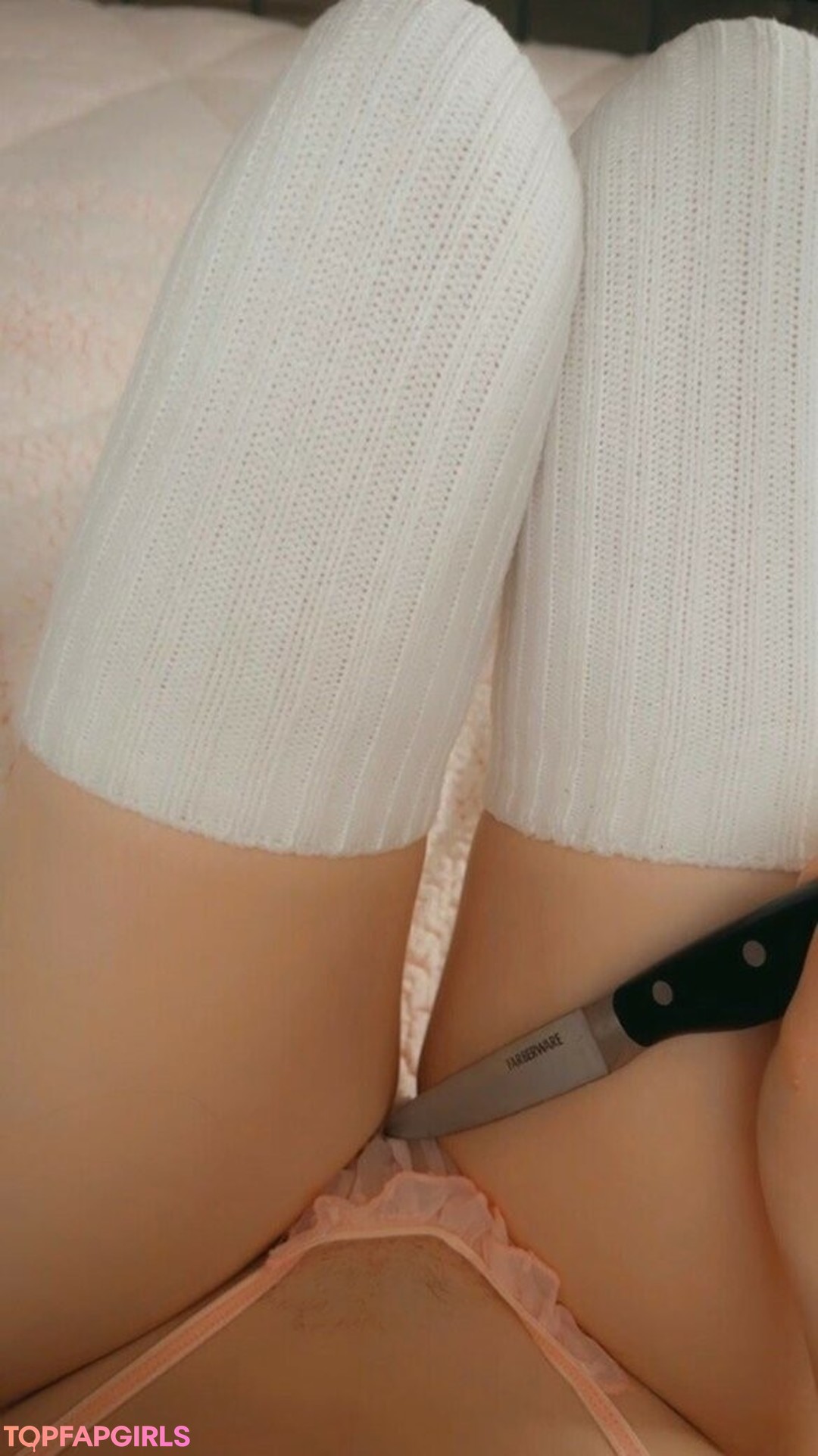 Naakte gelekte OnlyFans-foto van Strawbeariemilkk #1069