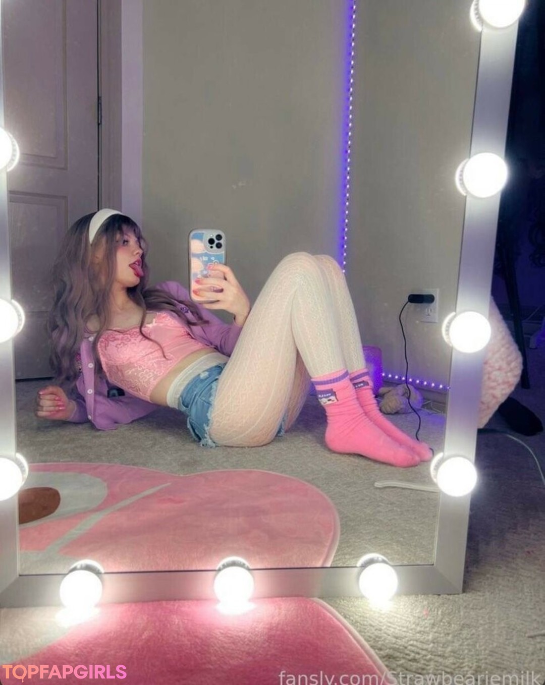 Naakte gelekte OnlyFans-foto van Strawbeariemilkk #1635