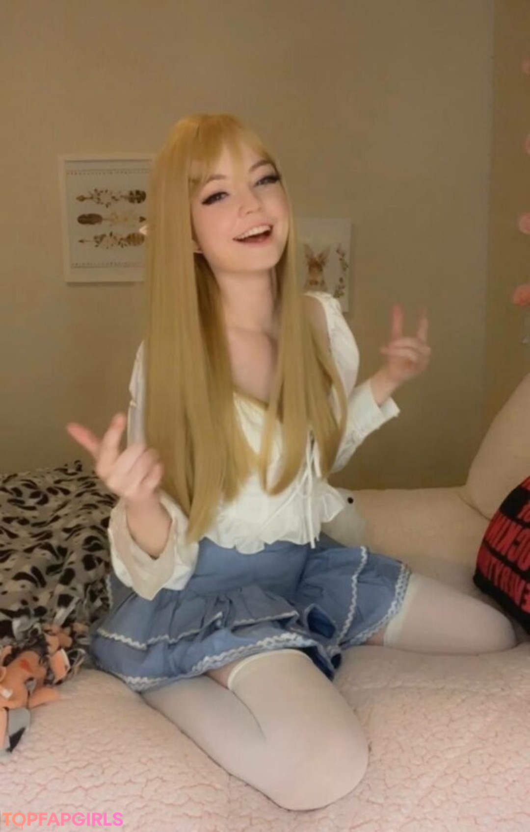 Naakte gelekte OnlyFans-foto van Strawbeariemilkk #1833