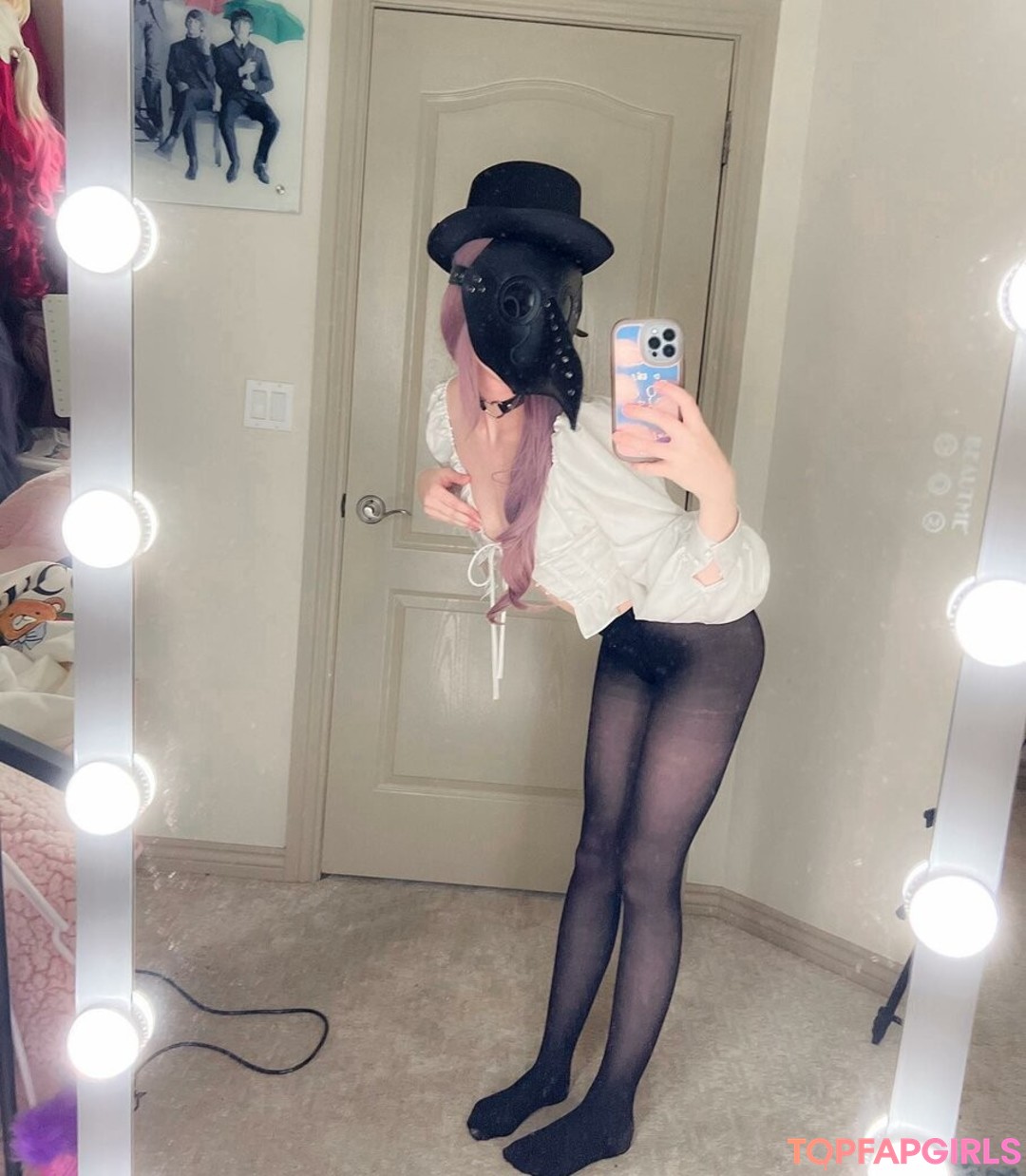 Naakte gelekte OnlyFans-foto van Strawbeariemilkk #1850