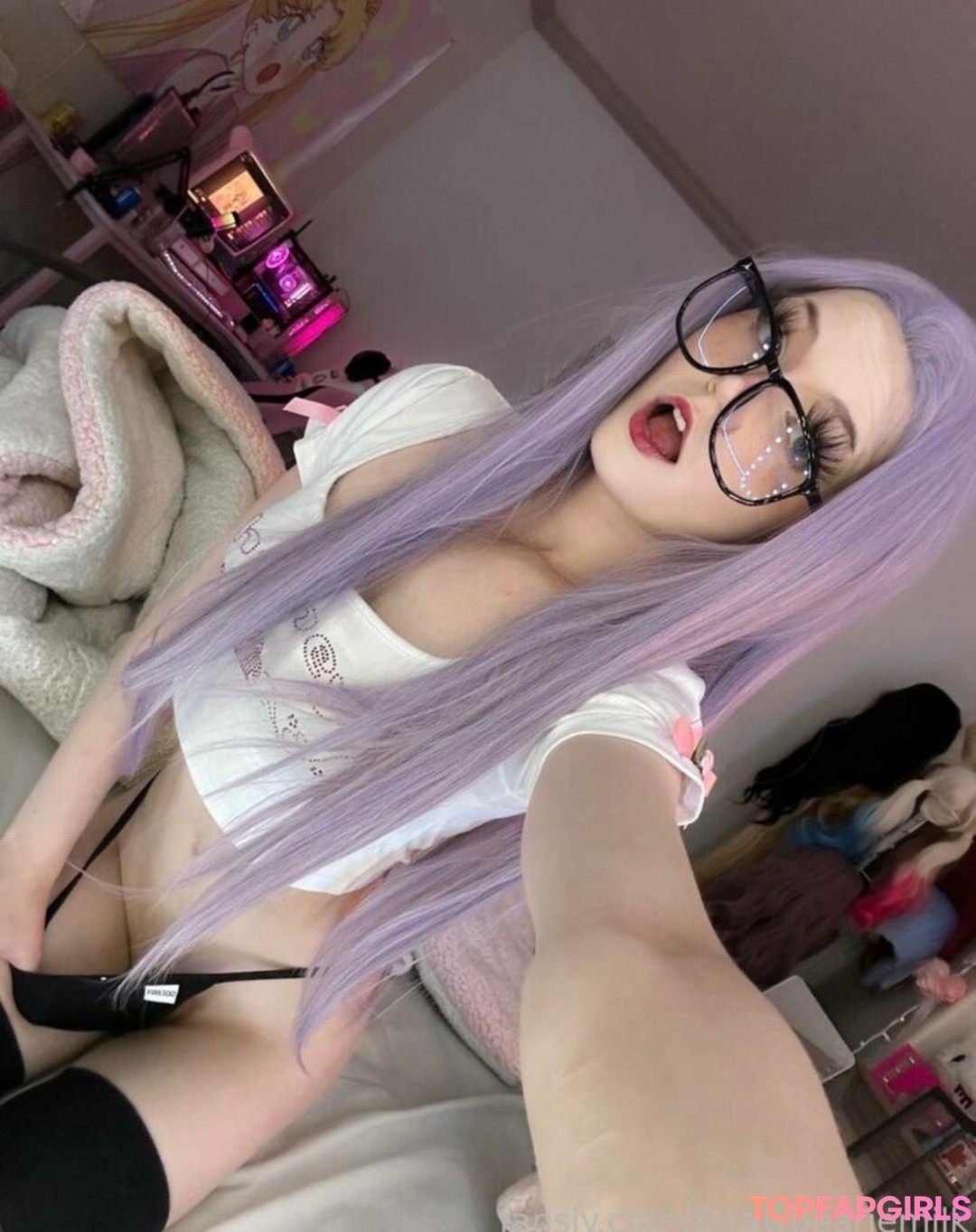 Naakte gelekte OnlyFans-foto van Strawbeariemilkk #2054
