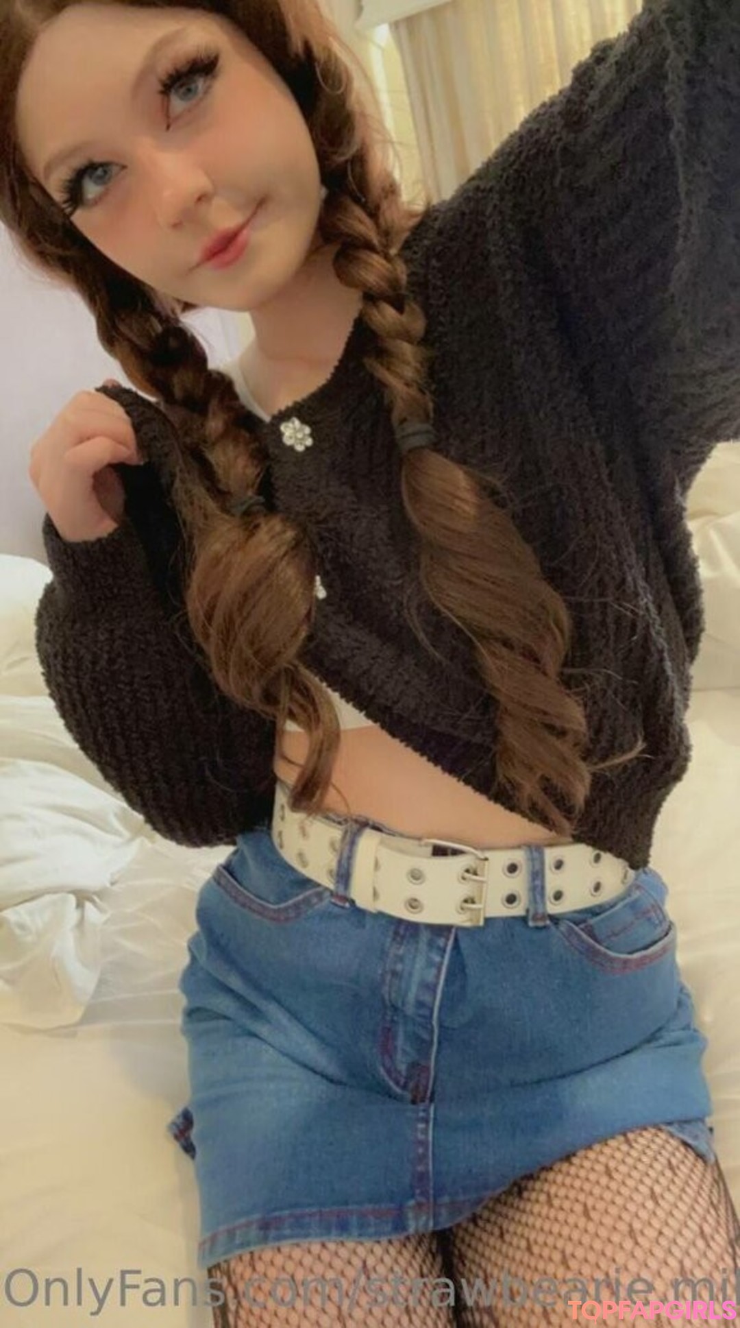 Naakte gelekte OnlyFans-foto van Strawbeariemilkk #2360