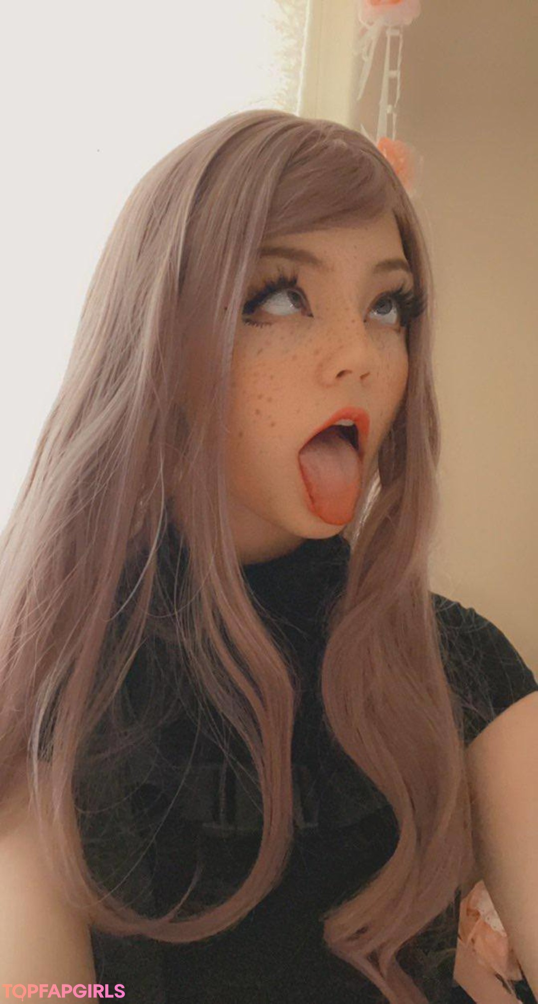 Naakte gelekte OnlyFans-foto van Strawbeariemilkk #552