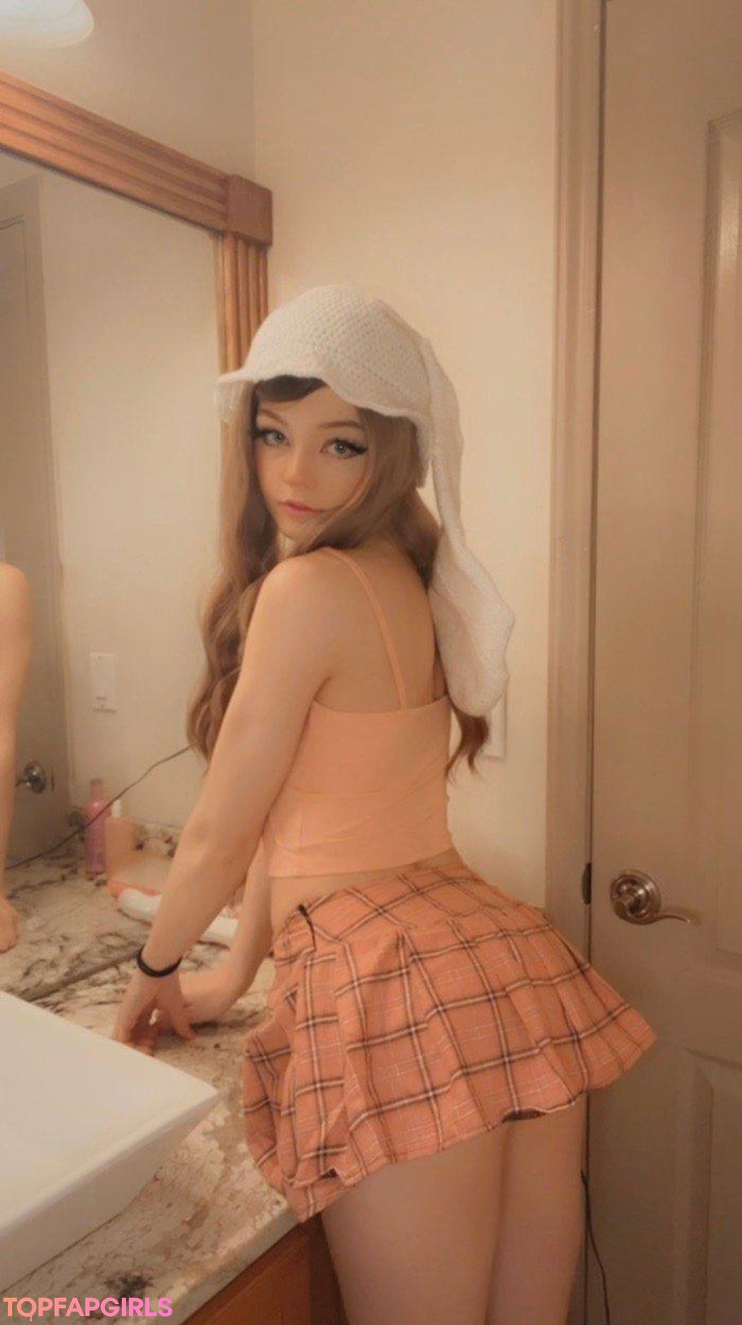 Naakte gelekte OnlyFans-foto van Strawbeariemilkk #613