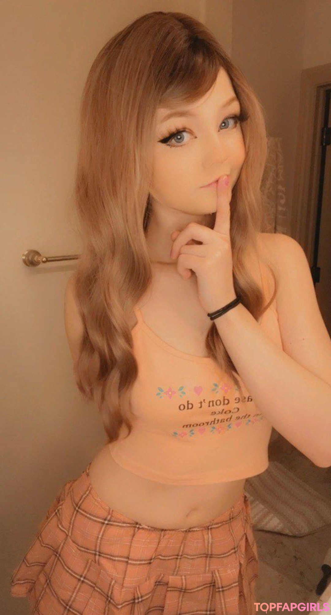 Naakte gelekte OnlyFans-foto van Strawbeariemilkk #615