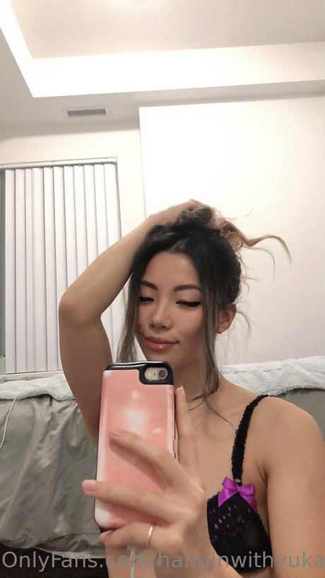Naakte gelekte OnlyFans-foto van Yuka