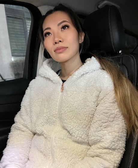 Naakte gelekte OnlyFans-foto van Yuka
