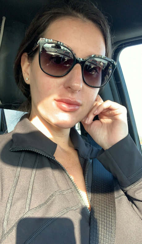 Naakte gelekte OnlyFans-foto van Sexywife08