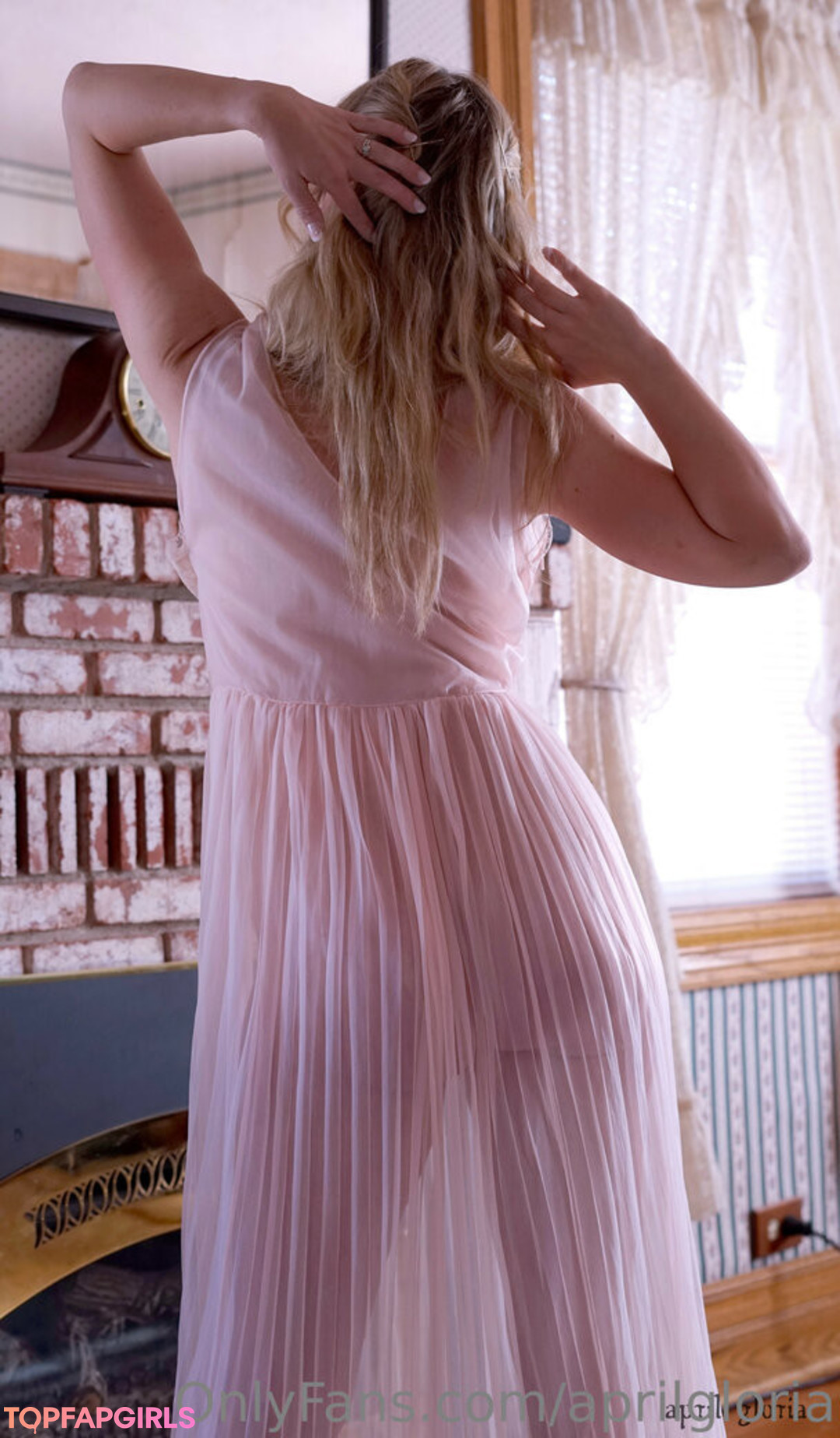 Naakte gelekte OnlyFans-foto van April Gloria #2036