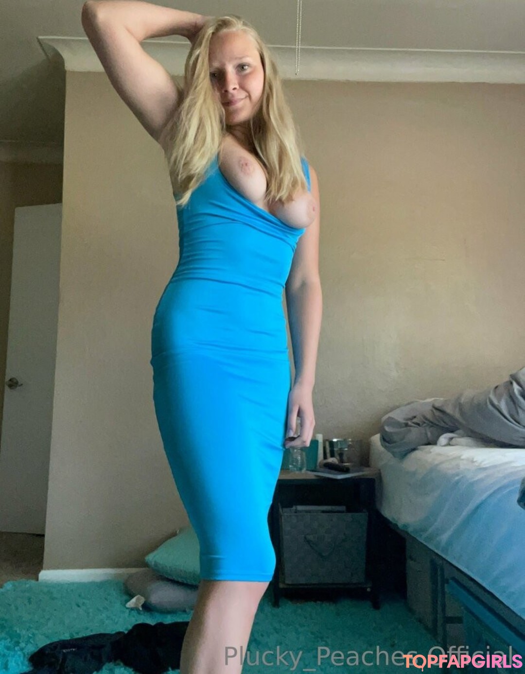 Naakte gelekte OnlyFans-foto van Peaches #1062