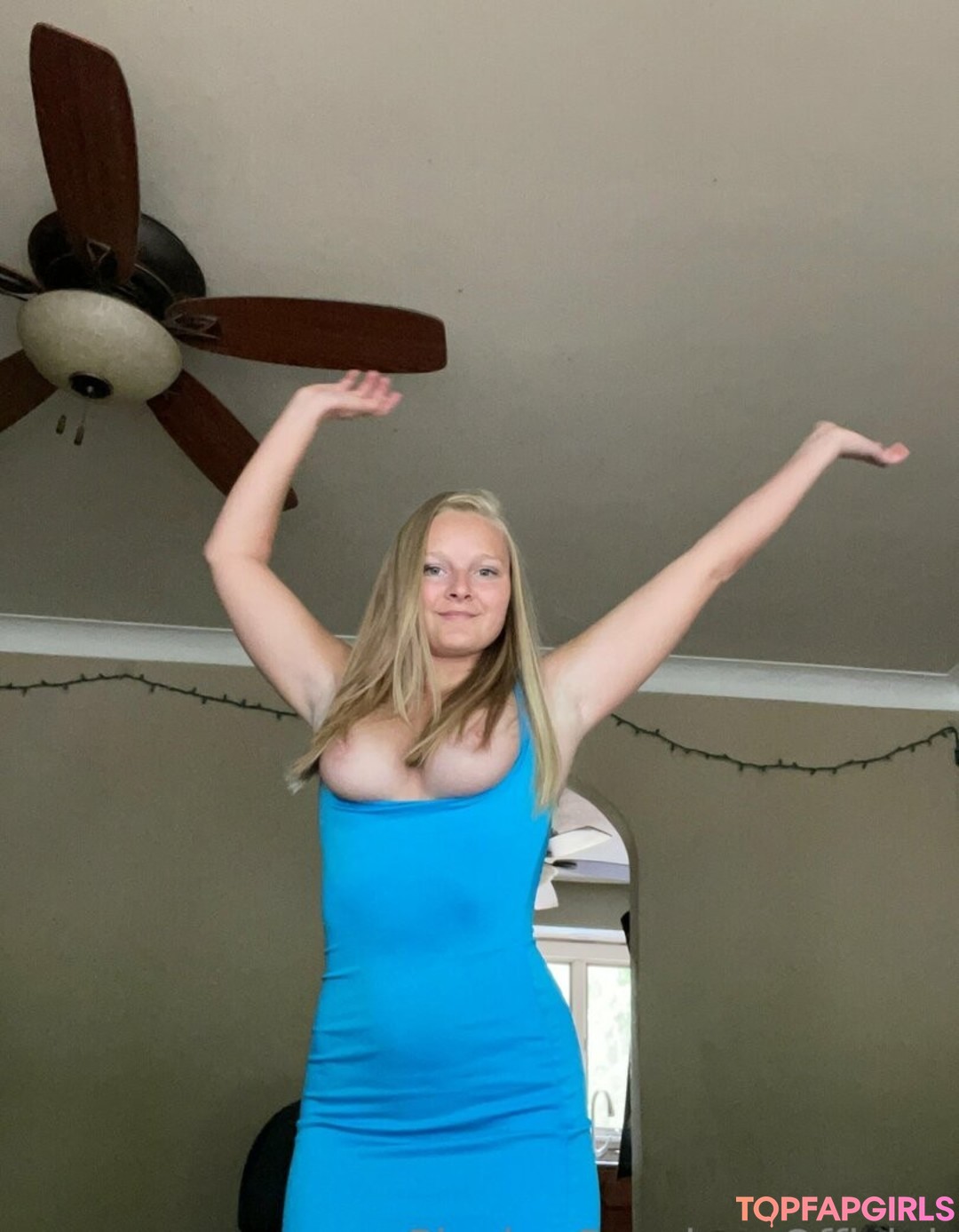 Naakte gelekte OnlyFans-foto van Peaches #1070