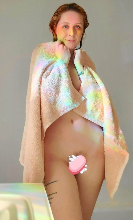 Naakte gelekte OnlyFans-foto van Arabella Fae