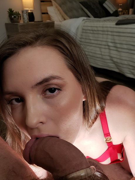 Naakte gelekte OnlyFans-foto van Mandy Kay
